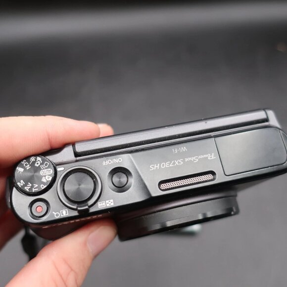 Canon PowerShot SX730 HS Digital Camera 20.3 MP W/40x Optical Zoom & 3" Tilt LCD - Picture 4 of 13